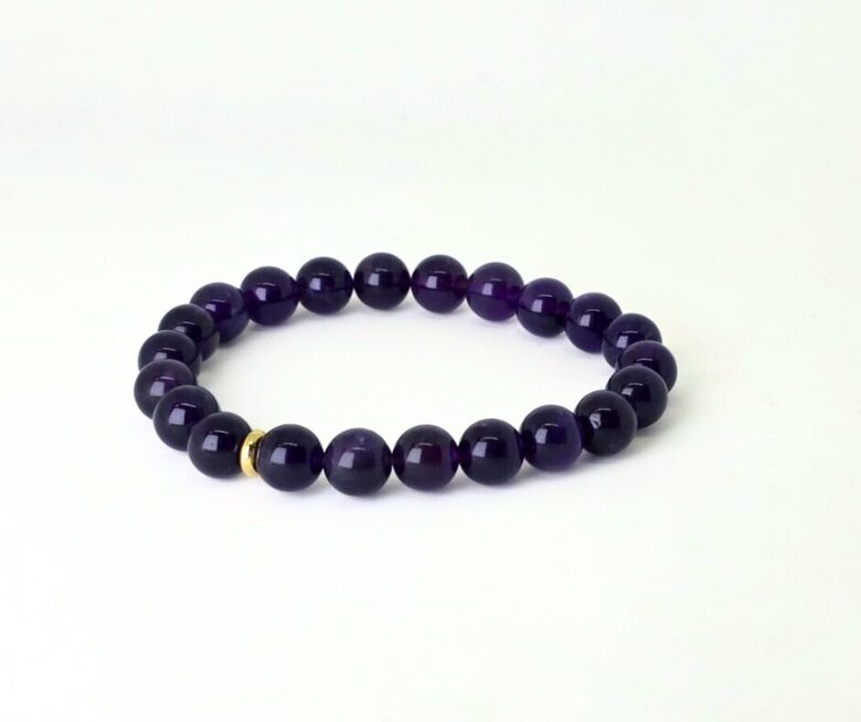 Tumšā ametista rokassprādze 8mm - iekšējam mieram un dziļai aizsardzībai