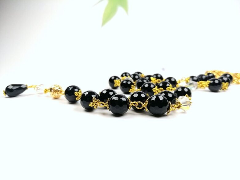 Oniksa spēkam, pārliecībai un stabilitātei