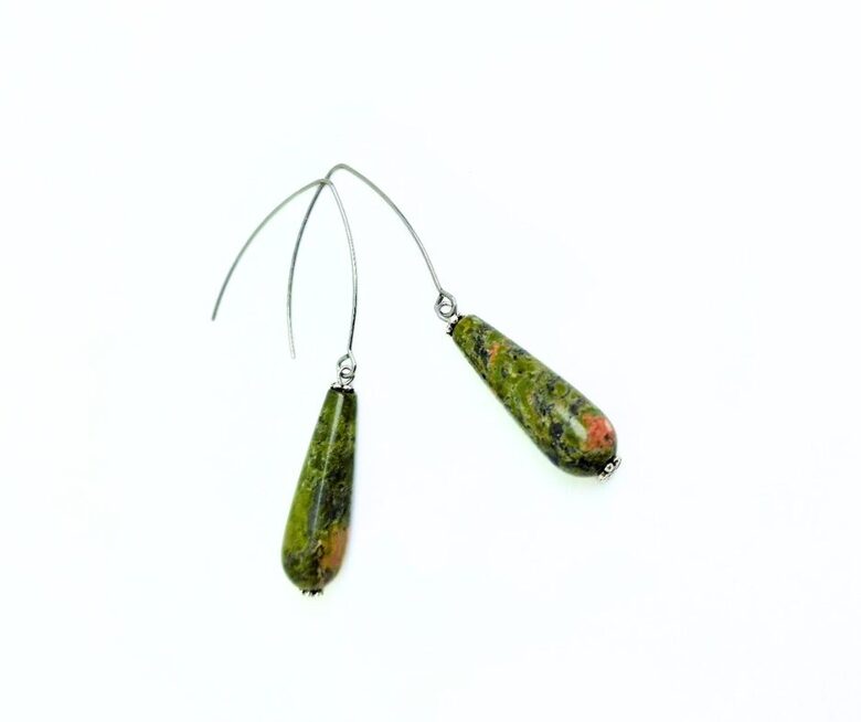 Unakīta lāses auskari