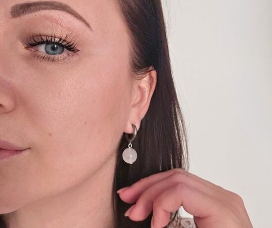 Baltā ahāta auskari